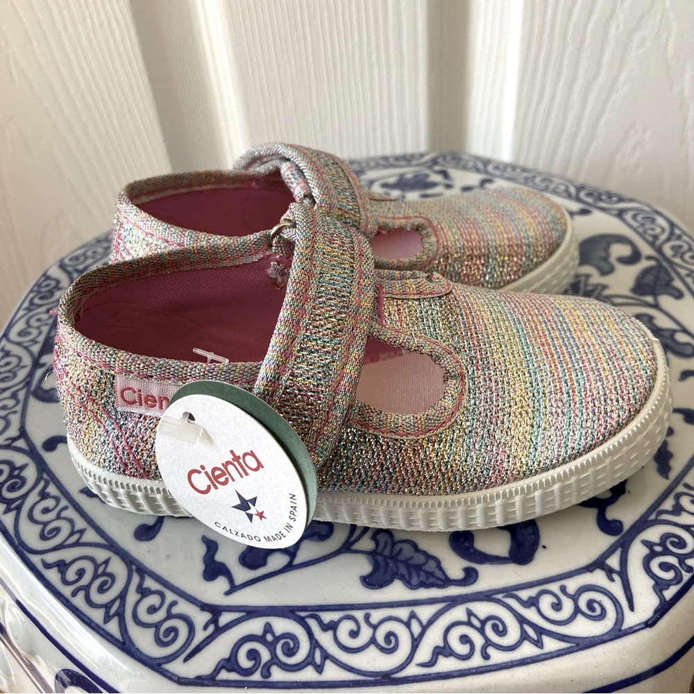 Cienta Rainbow Sparkle T-Strap | Size 23/6.5